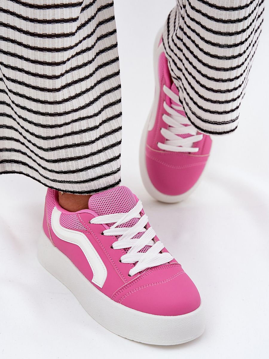 Chaussures de sport modèle 213190. Adoptez le style