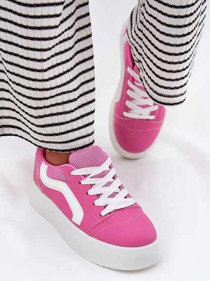 Chaussures de sport modèle 213190. Adoptez le style